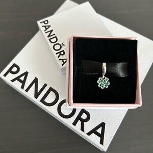 NEW Pandora Four Leaf Clover Dangle Charm